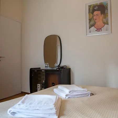 3c's-central, Cosy, Convenient To Airport 24/7 Apartment