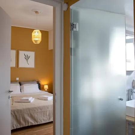 3c's-central, Cosy, Convenient To Airport 24/7 * Athens
