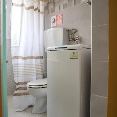 Apartment 3c's-central, Cosy, Convenient To Airport 24/7 Athens